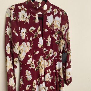 Long sleeve key-hole short dress